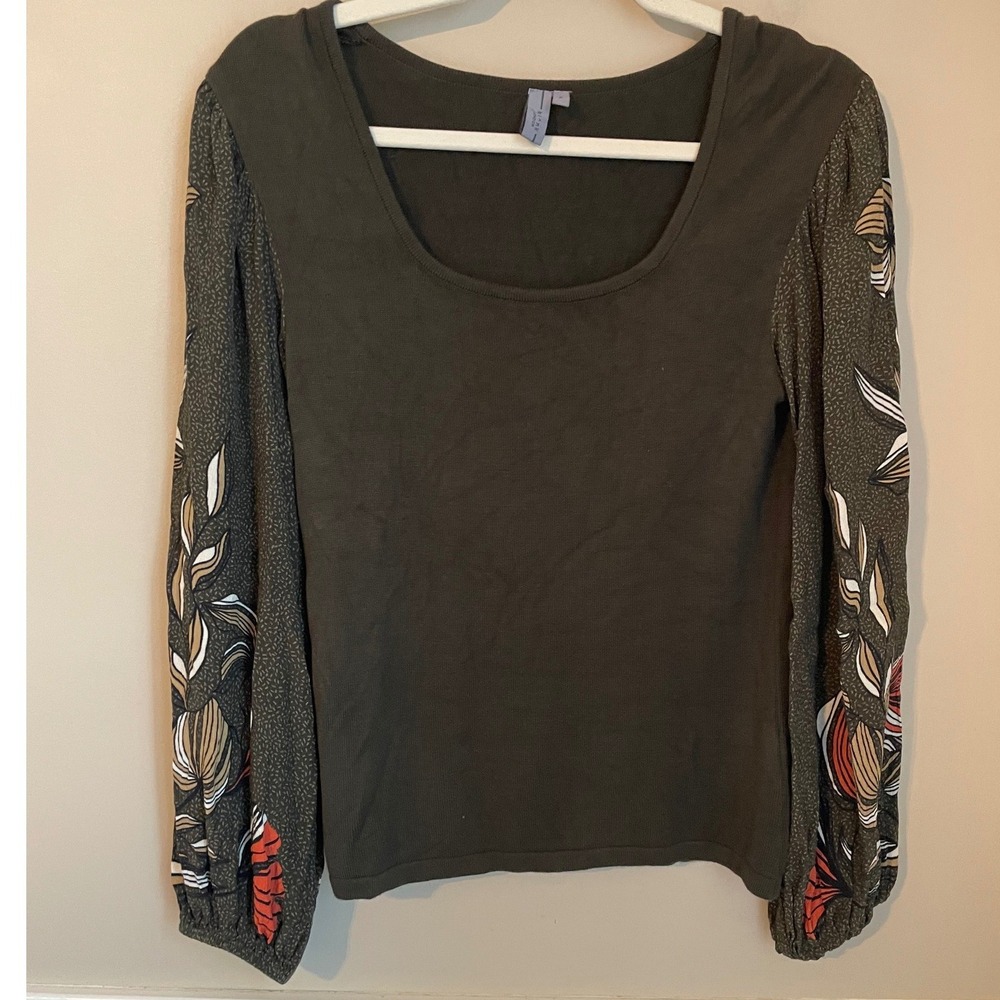 Blank London Anthropologie Size S Olive Green Scoop Neck Top Floral Sleeve